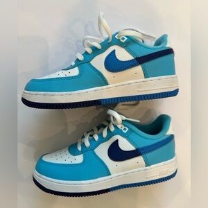 Nike Air Force 1 LV8 2 Kids’ Shoes | Size 2Y | Turquoise & Navy